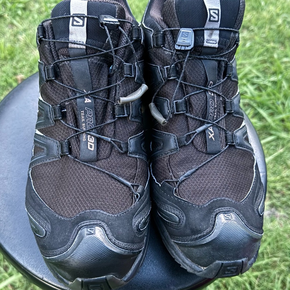 Salomon Black Athletic Shoes with Quick-Lace System and Reinforced Toe Cap